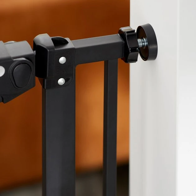 Frisco Steel Extra Wide Auto-Close Dog Gate, 30-in Height 6 Frisco Steel Extra Wide Auto-Close Dog Gate, 30-in Height - Image 4