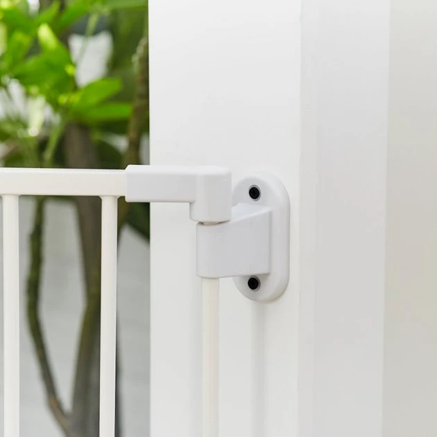 Frisco Steel 8-Panel Configurable Dog Gate & Playpen 8 Frisco Steel 8-Panel Configurable Dog Gate & Playpen - Image 6